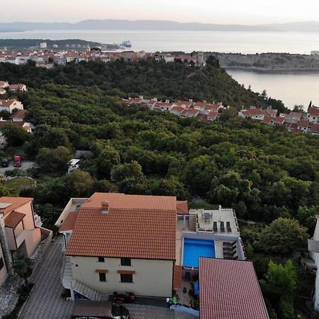 Apartman "Sabine Red" With Heated Pool Omišalj المظهر الخارجي الصورة