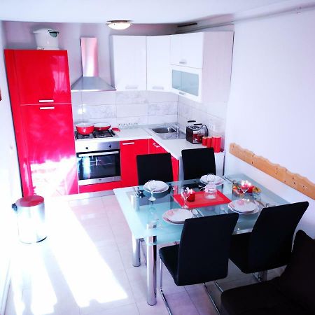 Apartman "Sabine Red" With Heated Pool Omišalj المظهر الخارجي الصورة