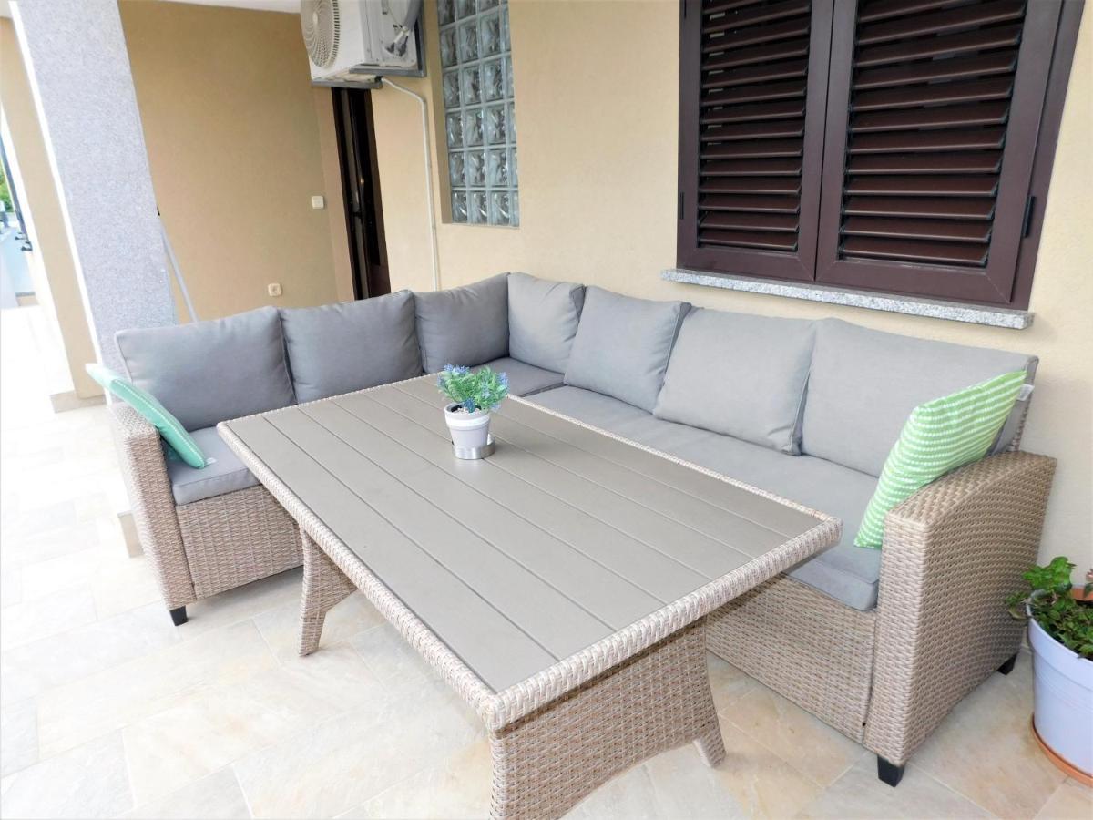 Apartman "Sabine Red" With Heated Pool Omišalj المظهر الخارجي الصورة