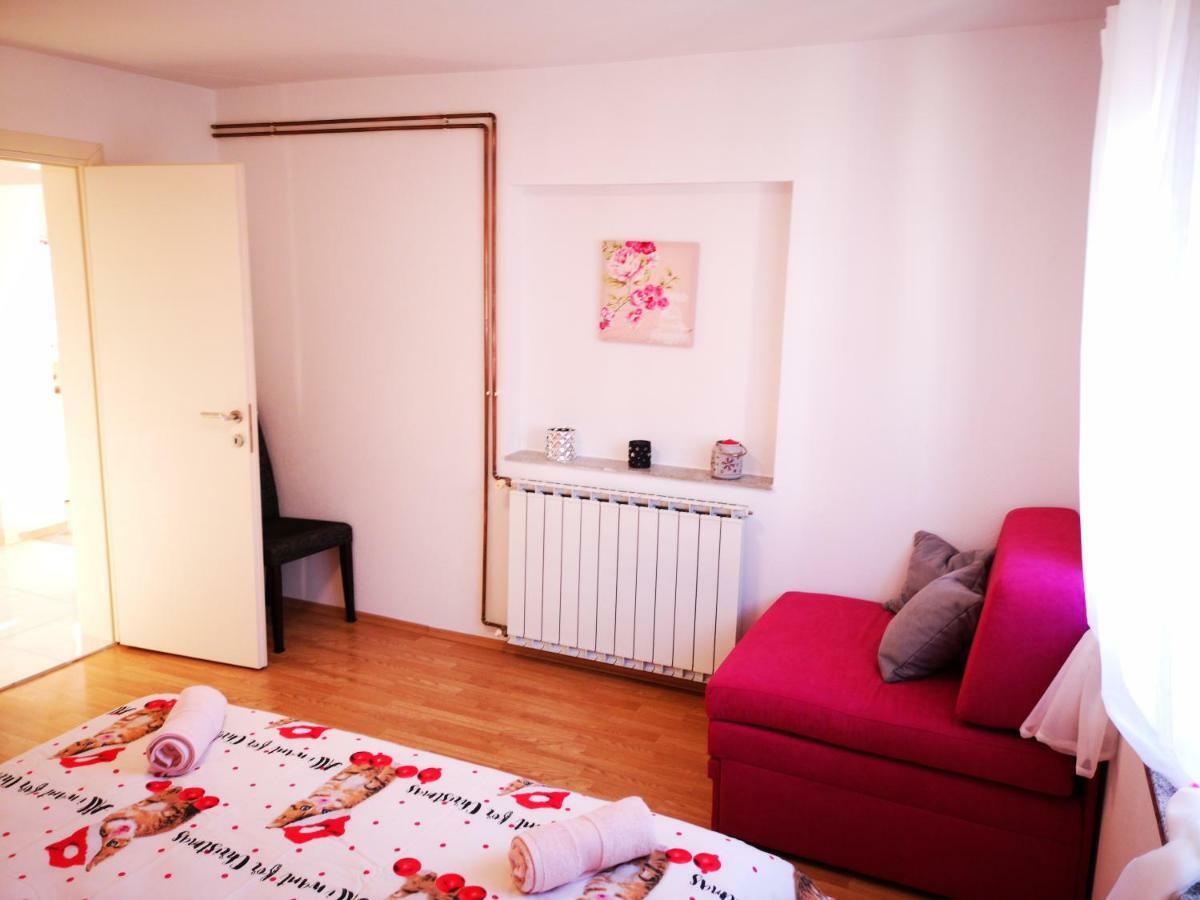 Apartman "Sabine Red" With Heated Pool Omišalj المظهر الخارجي الصورة