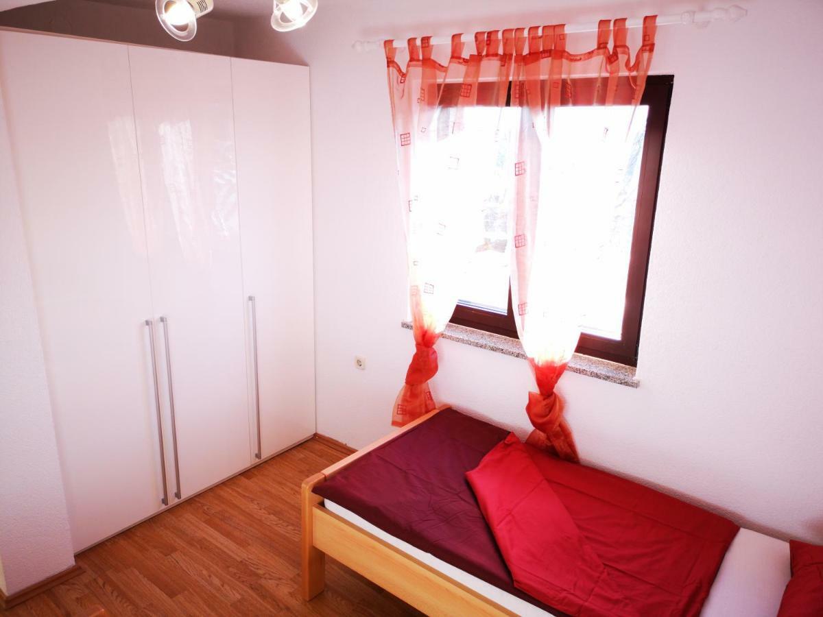 Apartman "Sabine Red" With Heated Pool Omišalj المظهر الخارجي الصورة