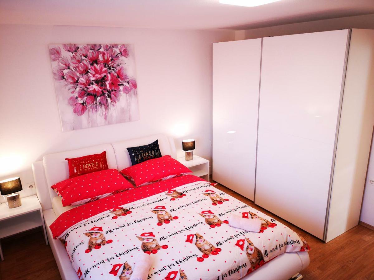 Apartman "Sabine Red" With Heated Pool Omišalj المظهر الخارجي الصورة