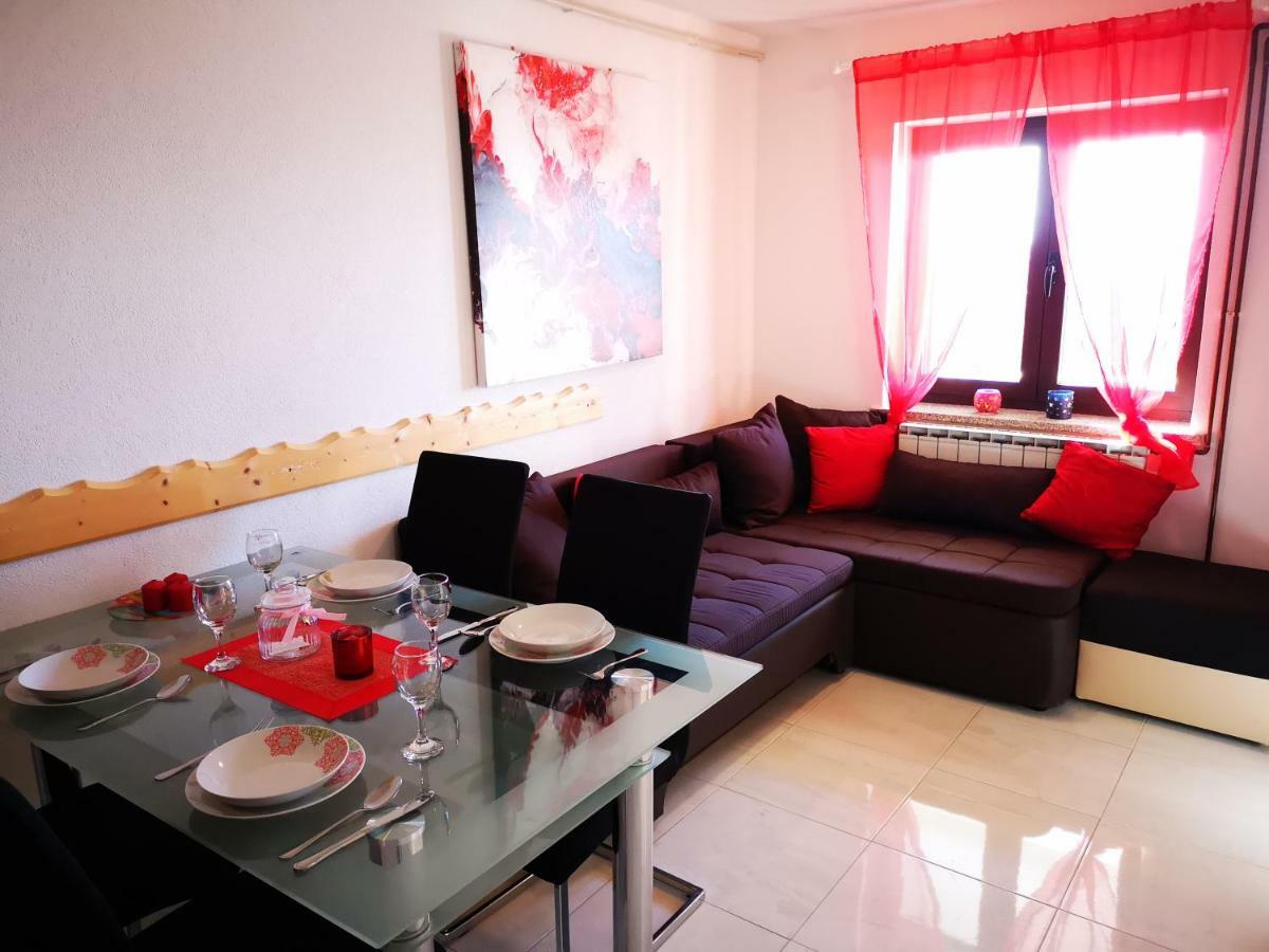 Apartman "Sabine Red" With Heated Pool Omišalj المظهر الخارجي الصورة